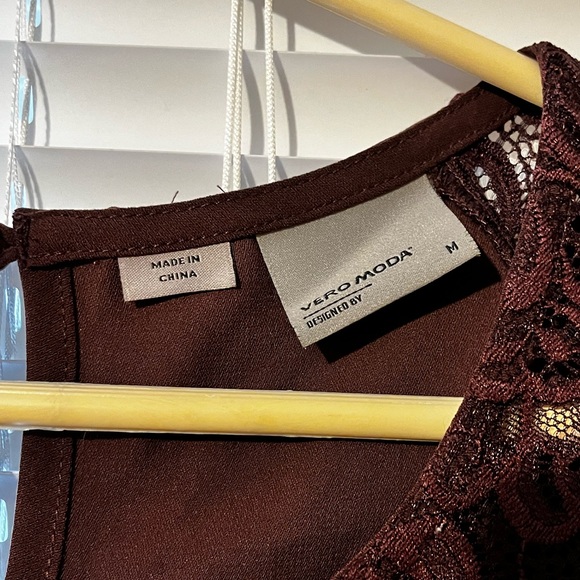 Vero Moda Long Sleeve Blouse w Floral Lace Sleeves - Picture 6 of 6